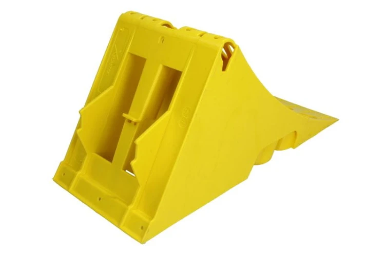 Klin Pod Koła L=470mm Plastikowy Do Samochodów Ciężarowych 260141652.jpg