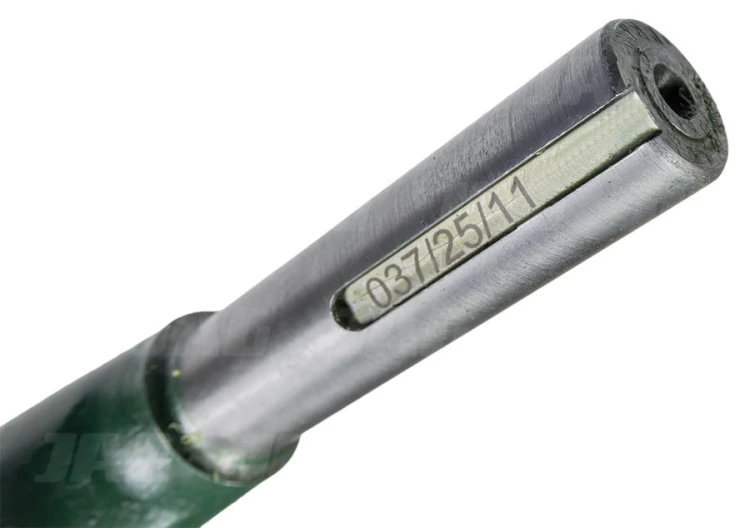 Wał wytrząsaczy 1510mm fi38mm John Deere 1072 1177 AZ28107.jpg
