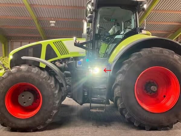 Lampa robocza LED 40W do Claas 71.8x83.8x126.2mm LA10444