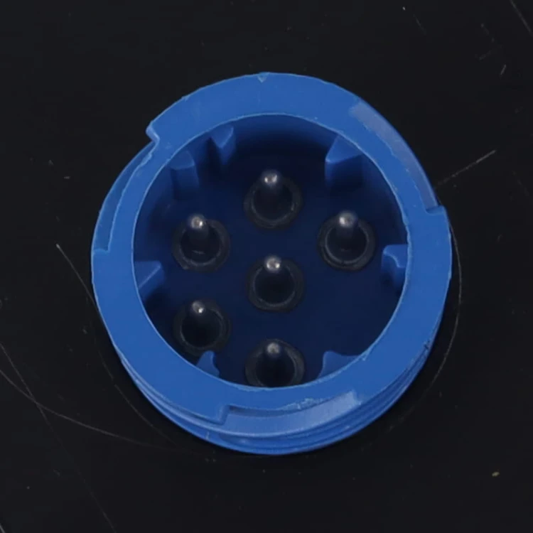 VL153210_3.jpg