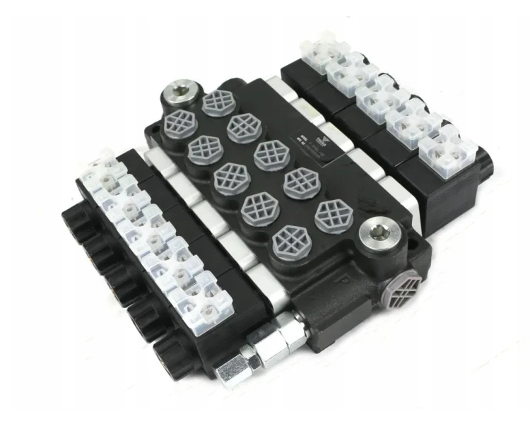 Rozdzielacz hydrauliczny 5-sekcyjny sterowany elektrycznie 12V 40L VOIMA.png